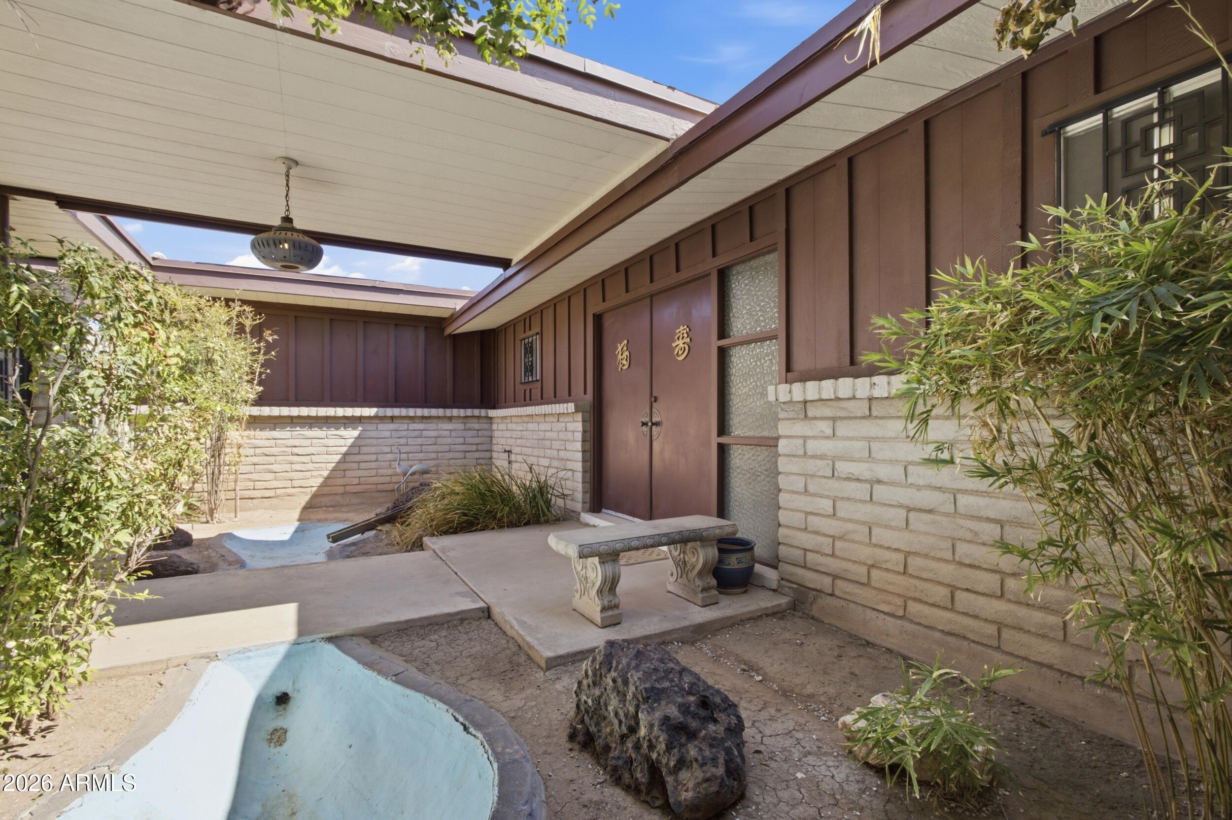 337 E GENEVA Drive