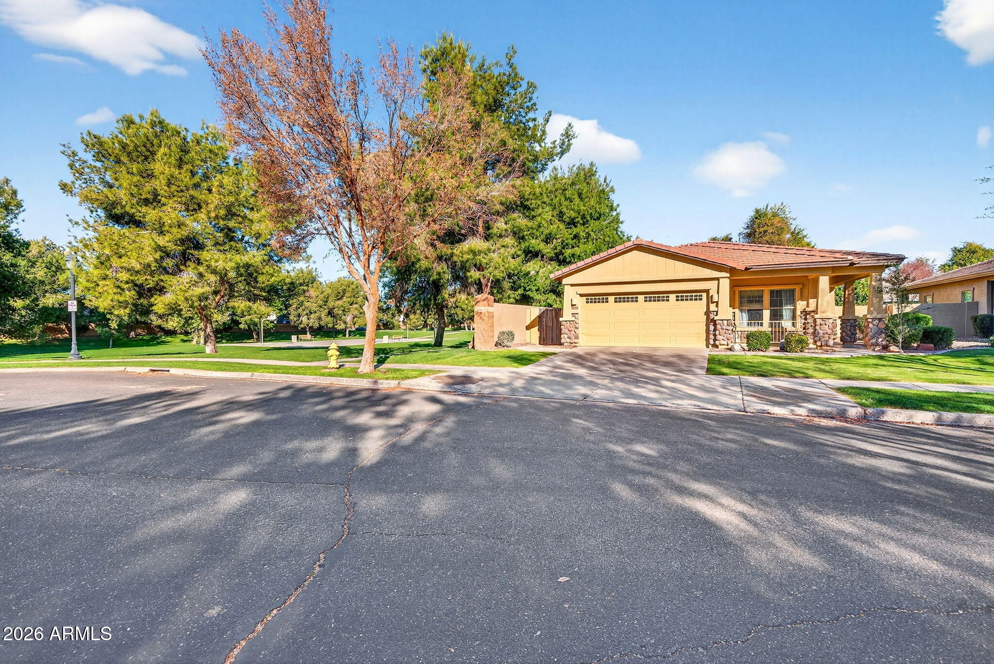 4212 E WASHINGTON Court