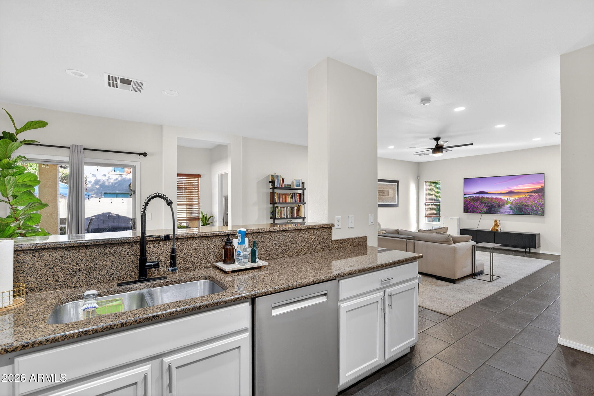 4212 E WASHINGTON Court