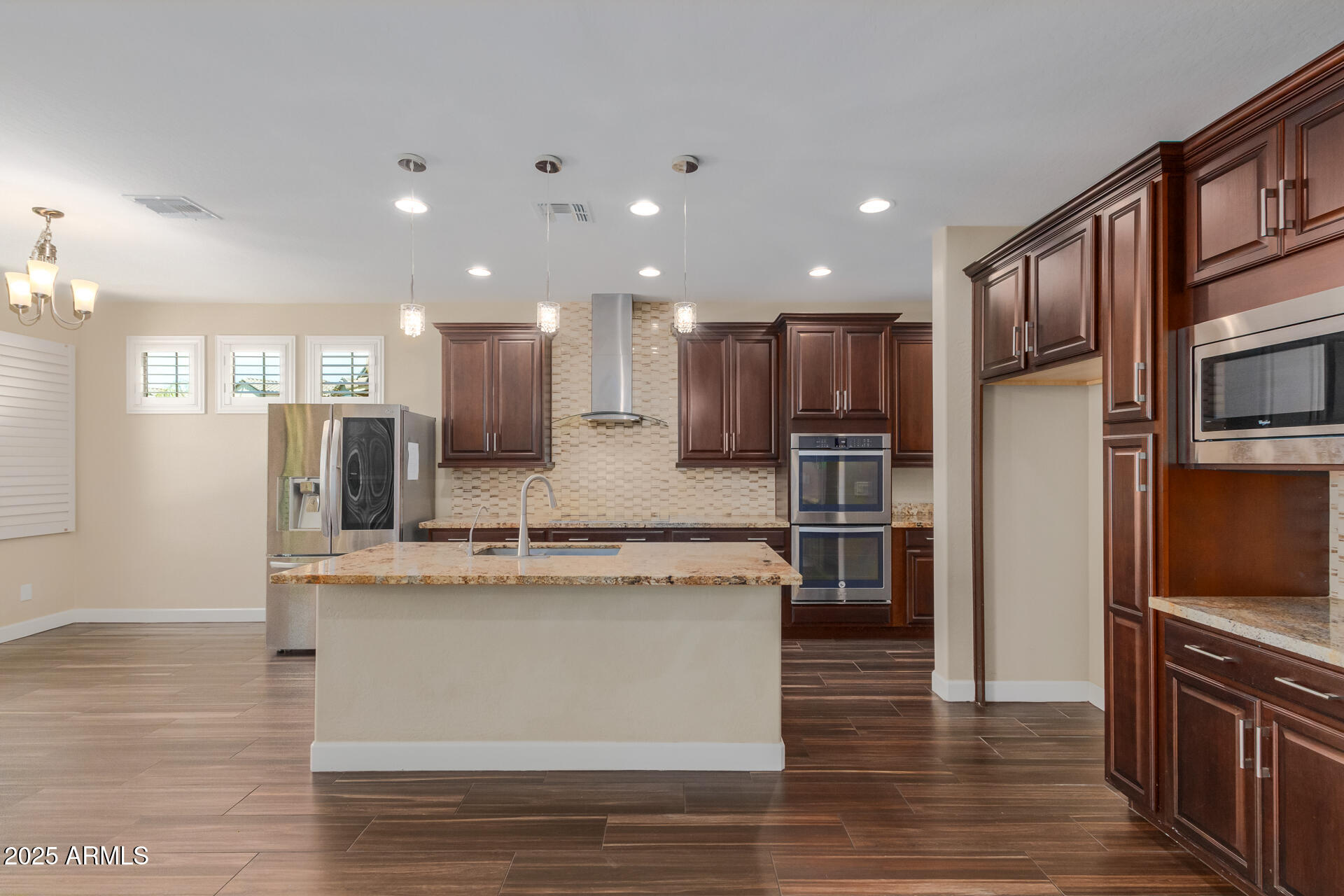 920 W GRAND CANYON Drive