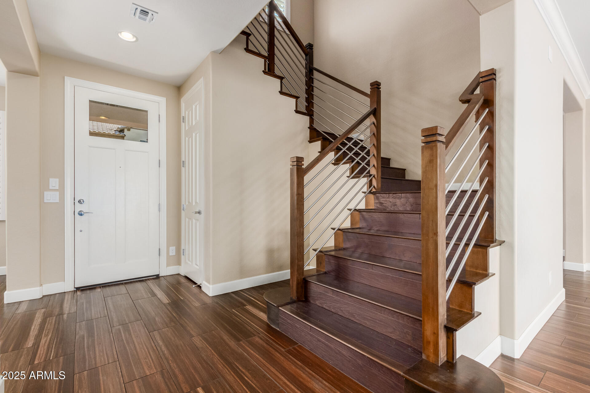 920 W GRAND CANYON Drive