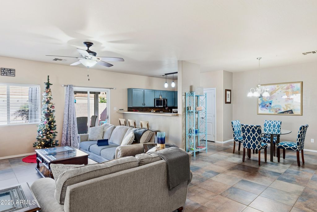 Photo of 7014 W Cesar Street, Peoria, AZ 85345 (MLS # 6961573)