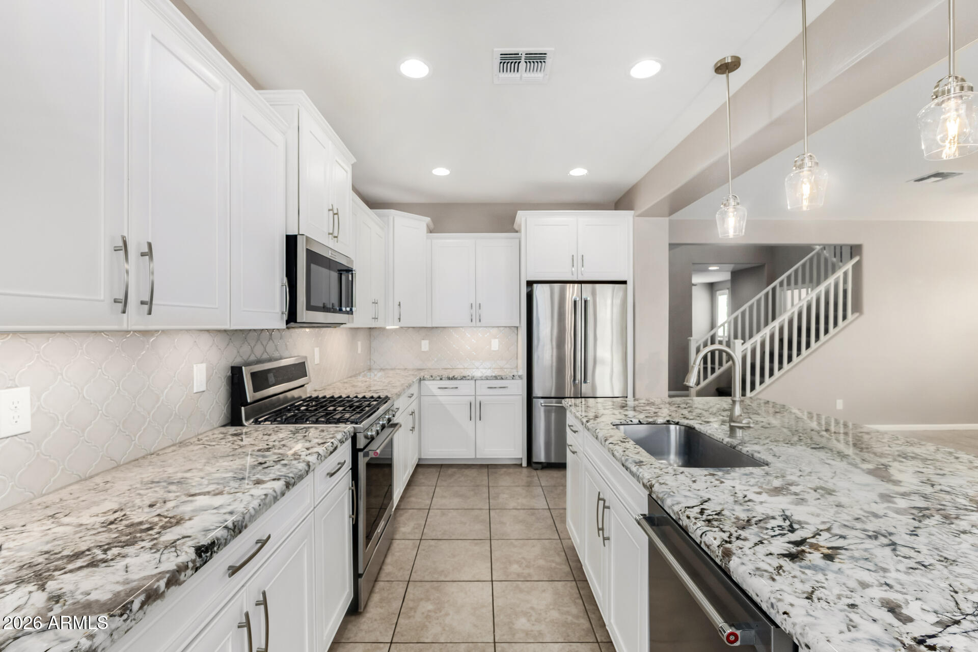 1527 W WINDHAVEN Avenue