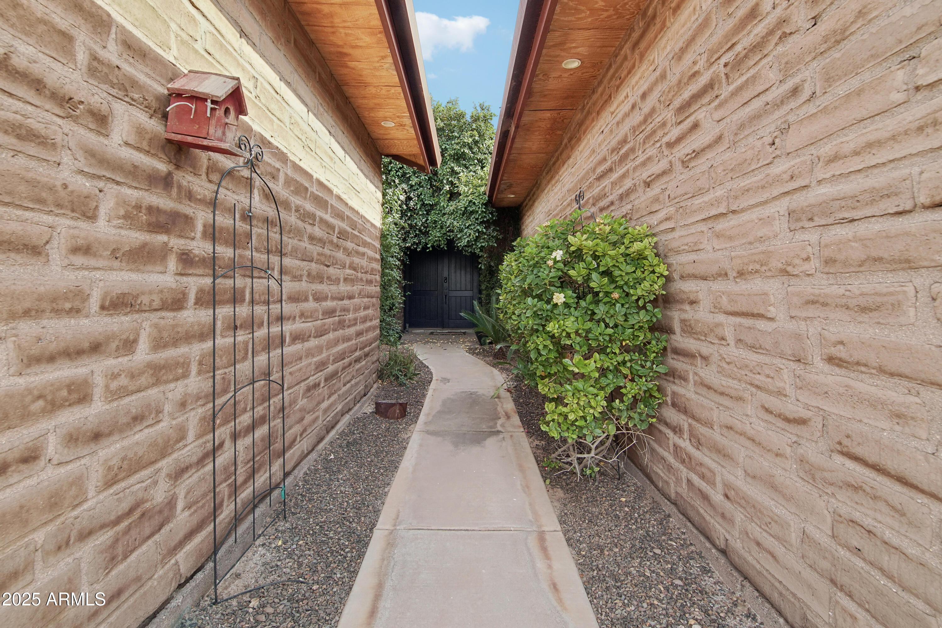 21131 E EXCELSIOR Avenue