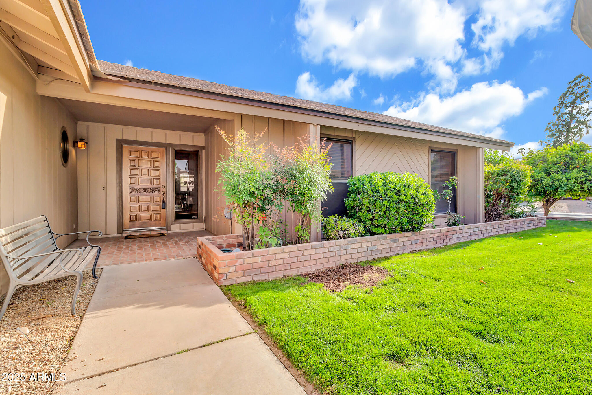 1611 E REDFIELD Road
