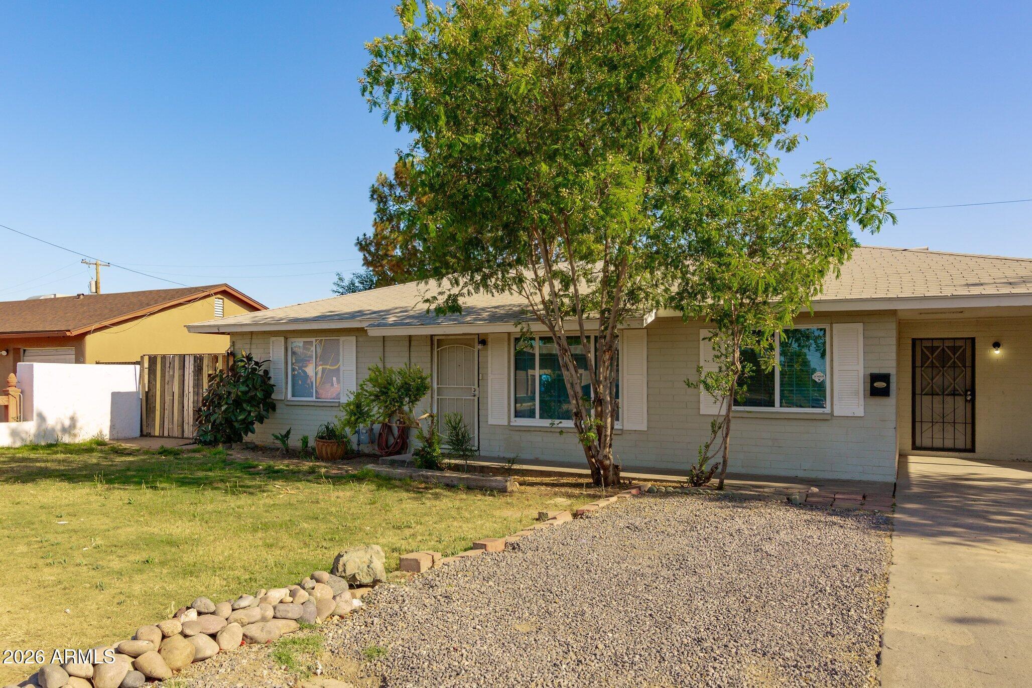 1335 E Broadway Road