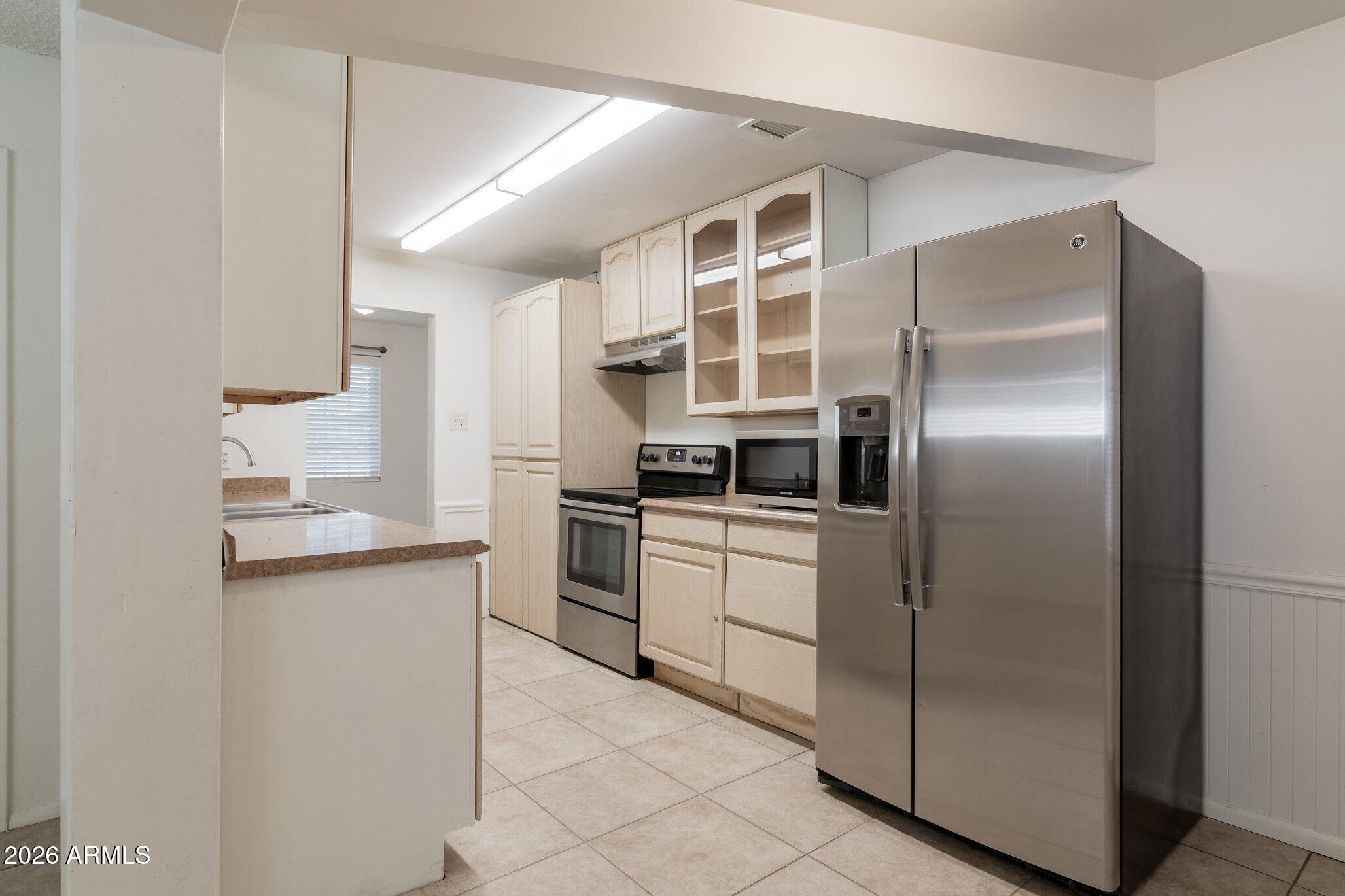 1335 E BROADWAY Road