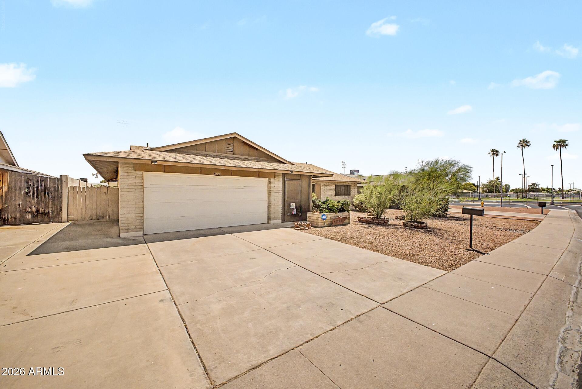 5221 W EVANS Drive