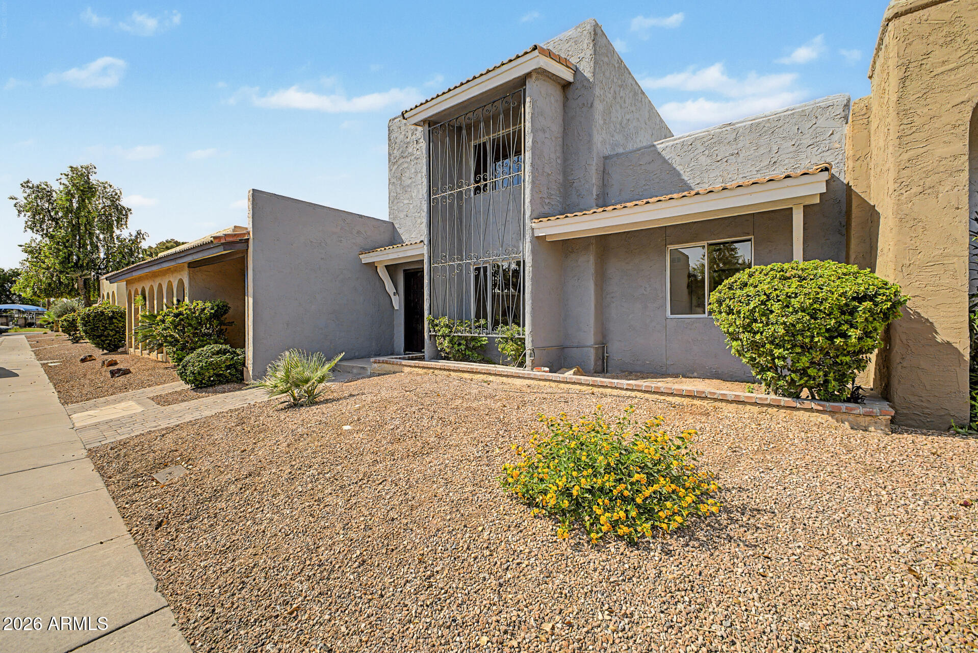 1718 W MARLETTE Avenue