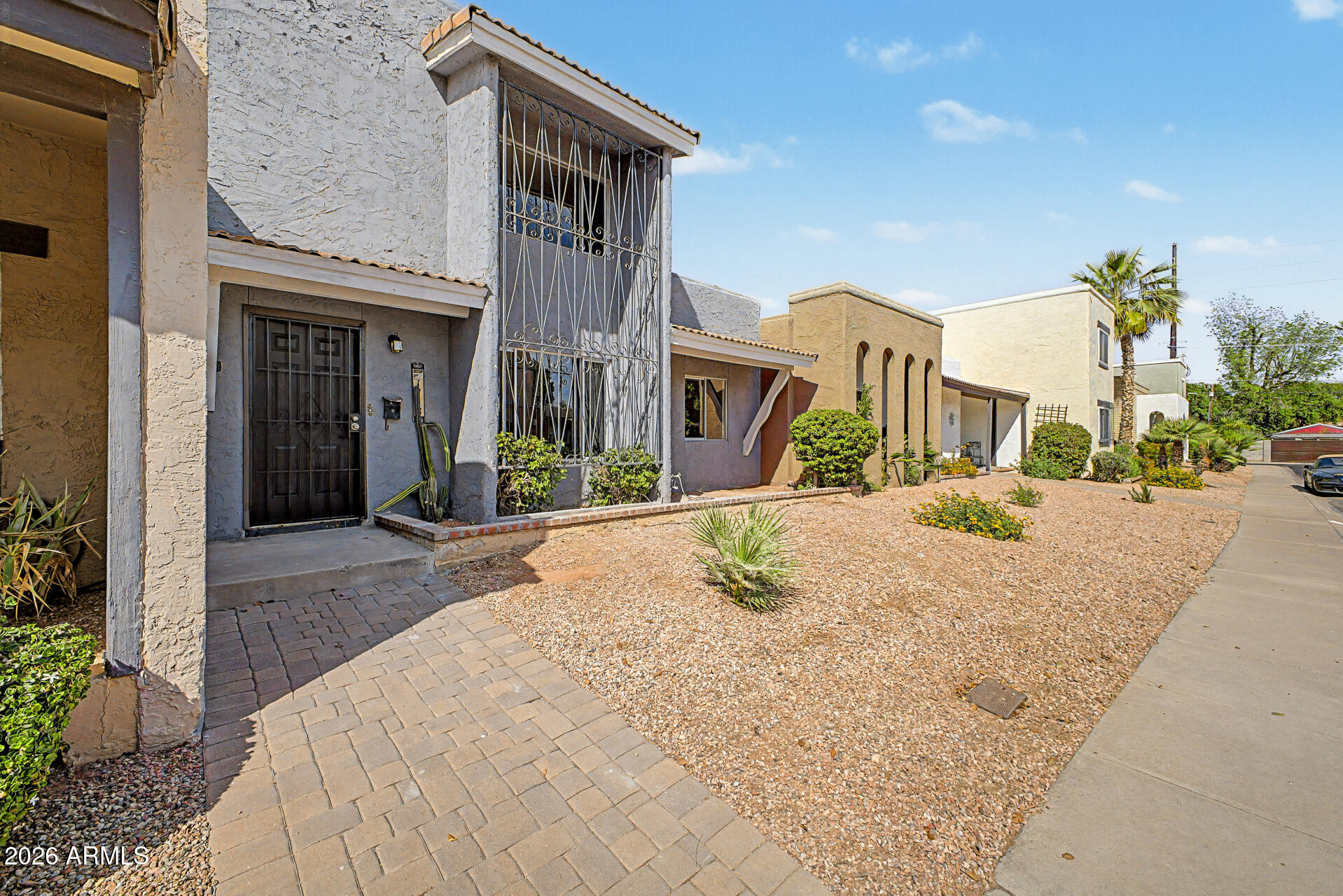 1718 W MARLETTE Avenue