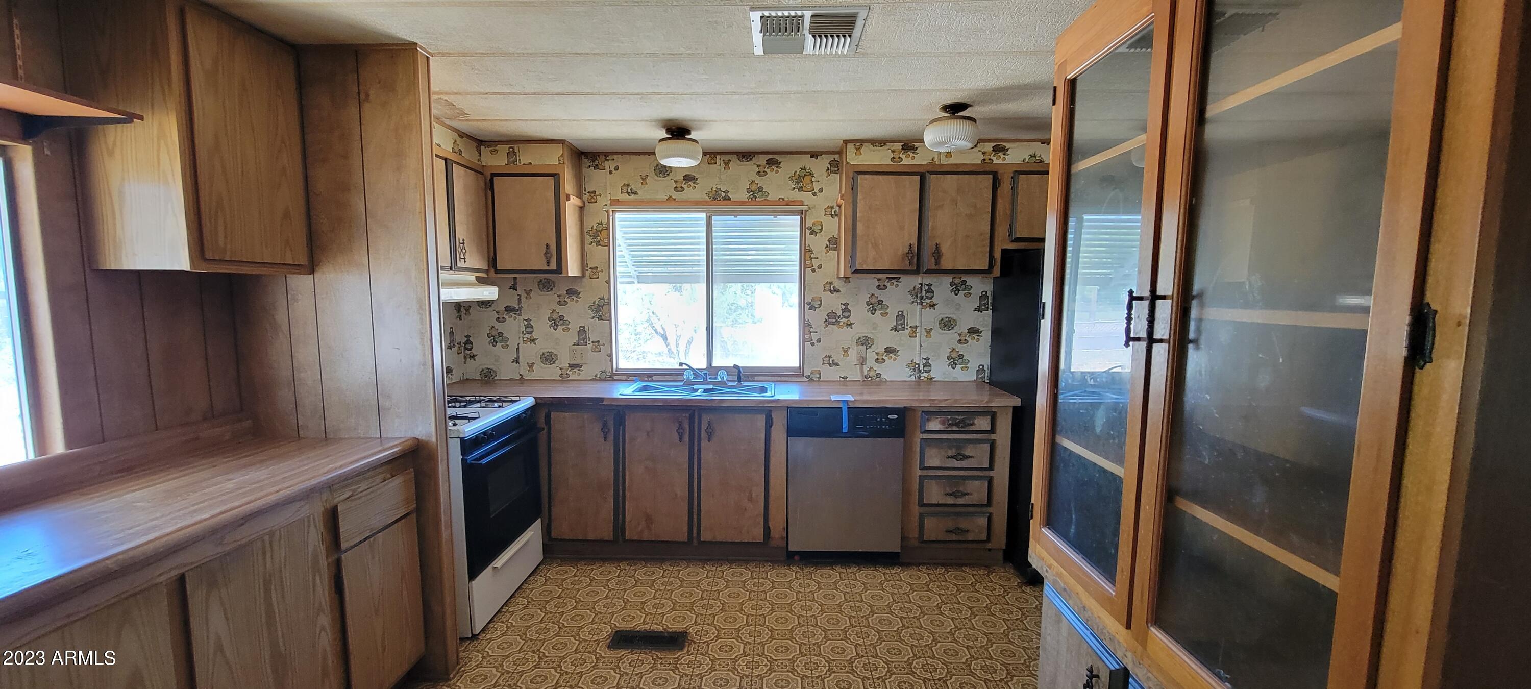 Photo 8 of 14 of 1947 N LEE Road mobile home