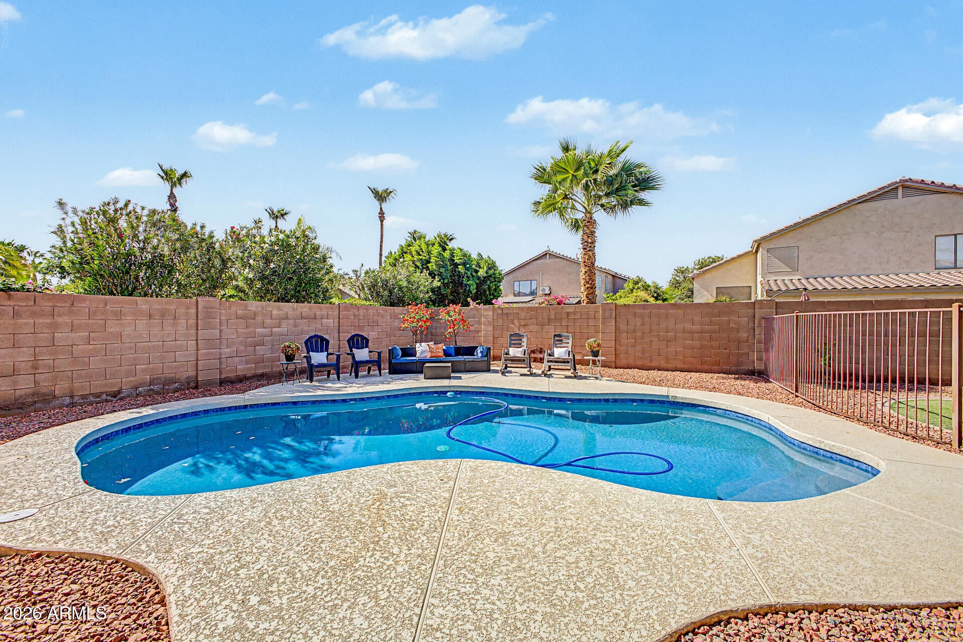 284 W GOLDFINCH Way