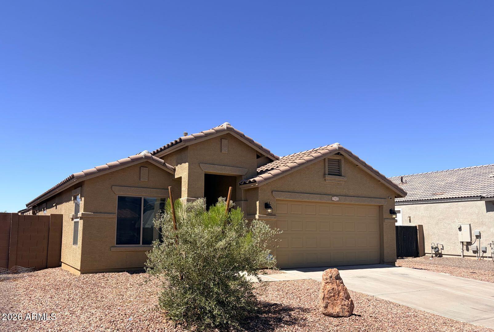 795 W FAIRLANE Court