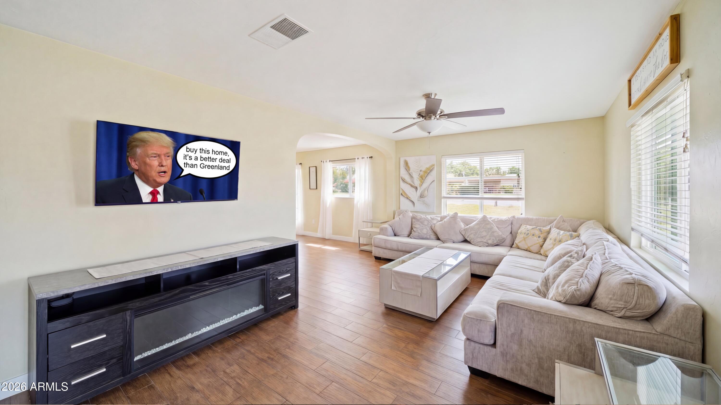 945 E MISSOURI Avenue