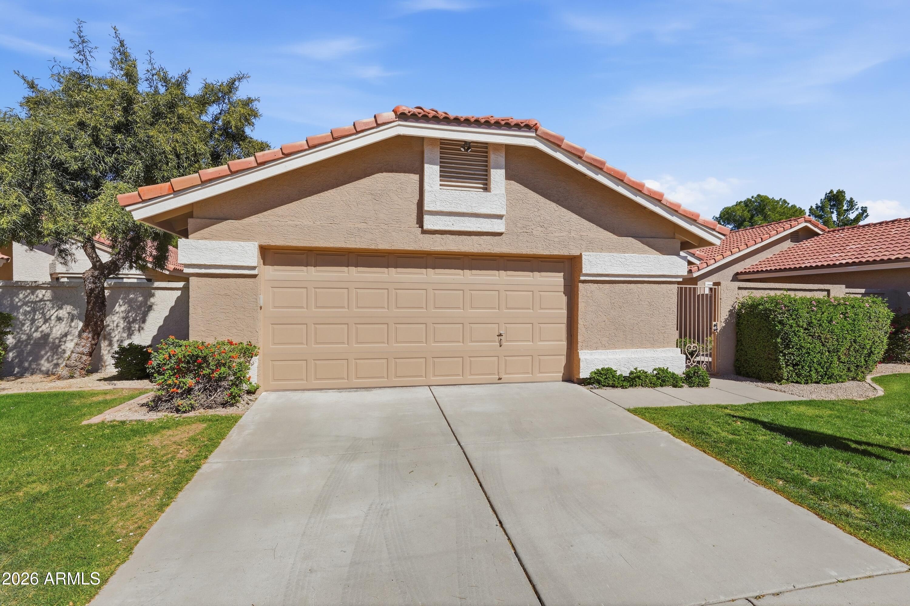 8832 E SUNNYSIDE Drive E