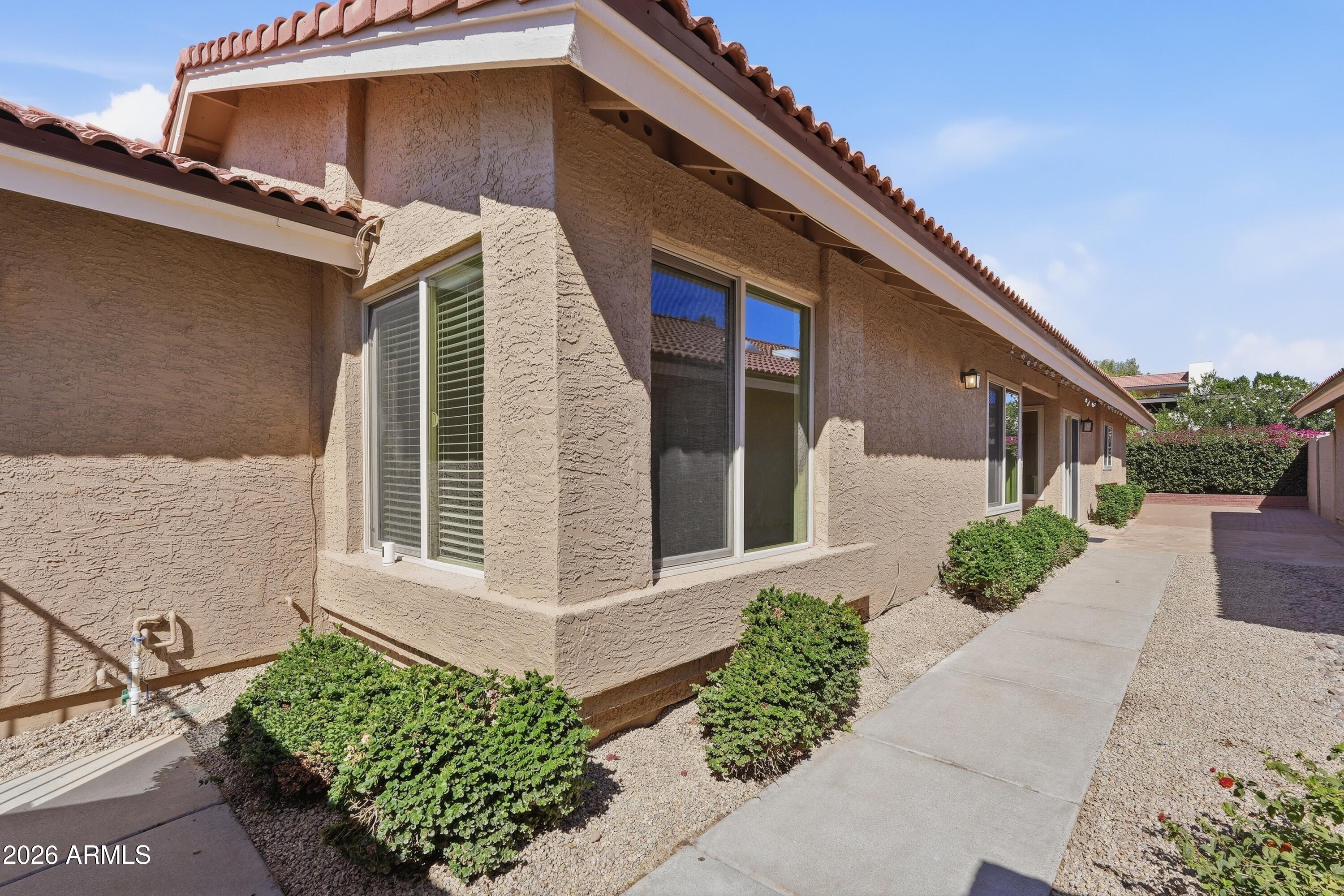 8832 E SUNNYSIDE Drive E