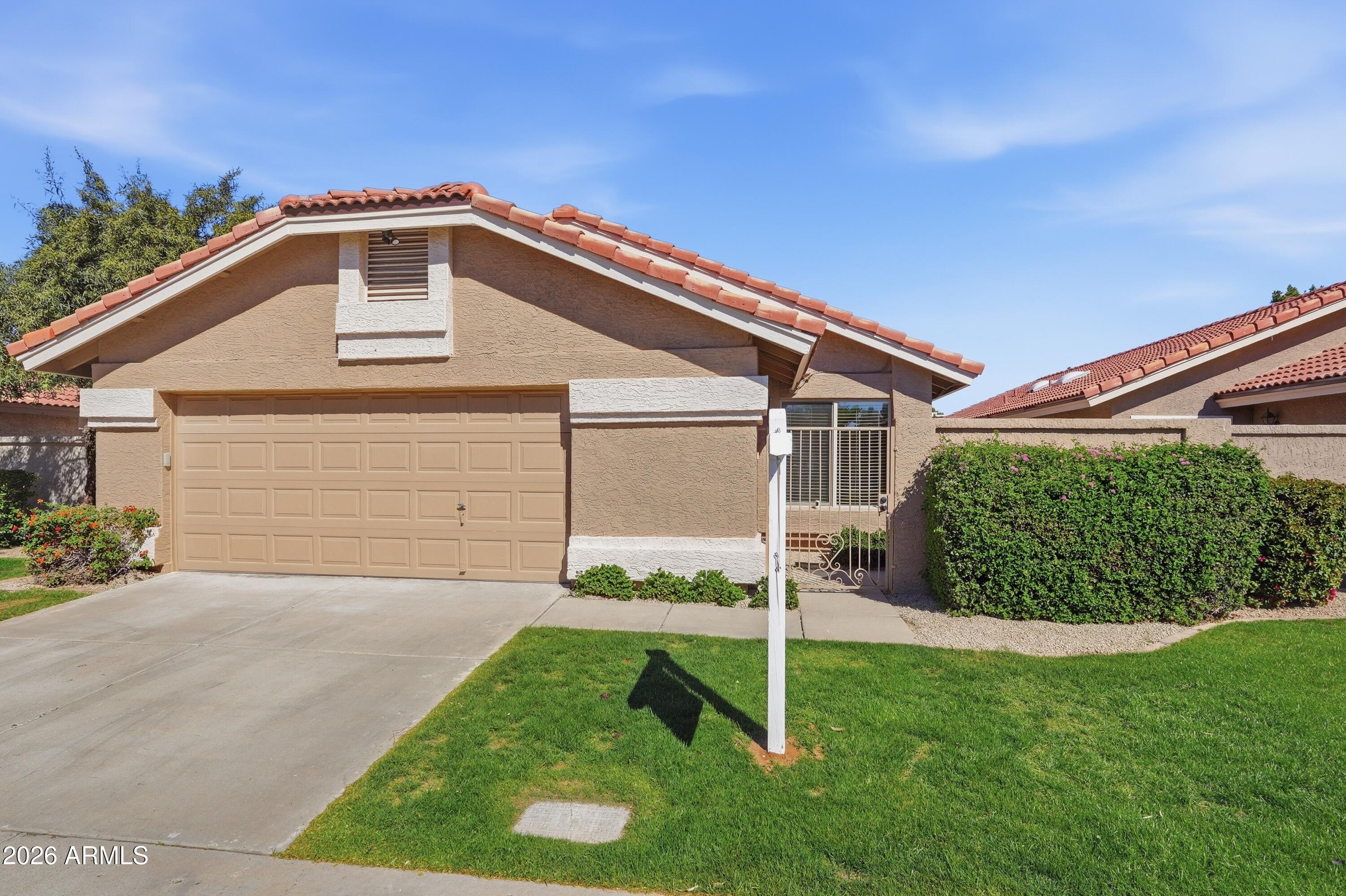 8832 E SUNNYSIDE Drive E