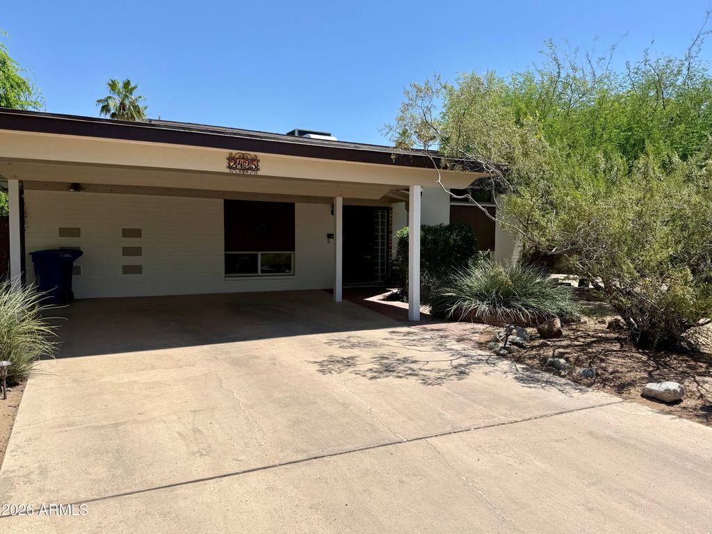 Photo of 2425 S Newberry Road, Tempe, AZ 85282 (MLS # 7022055)