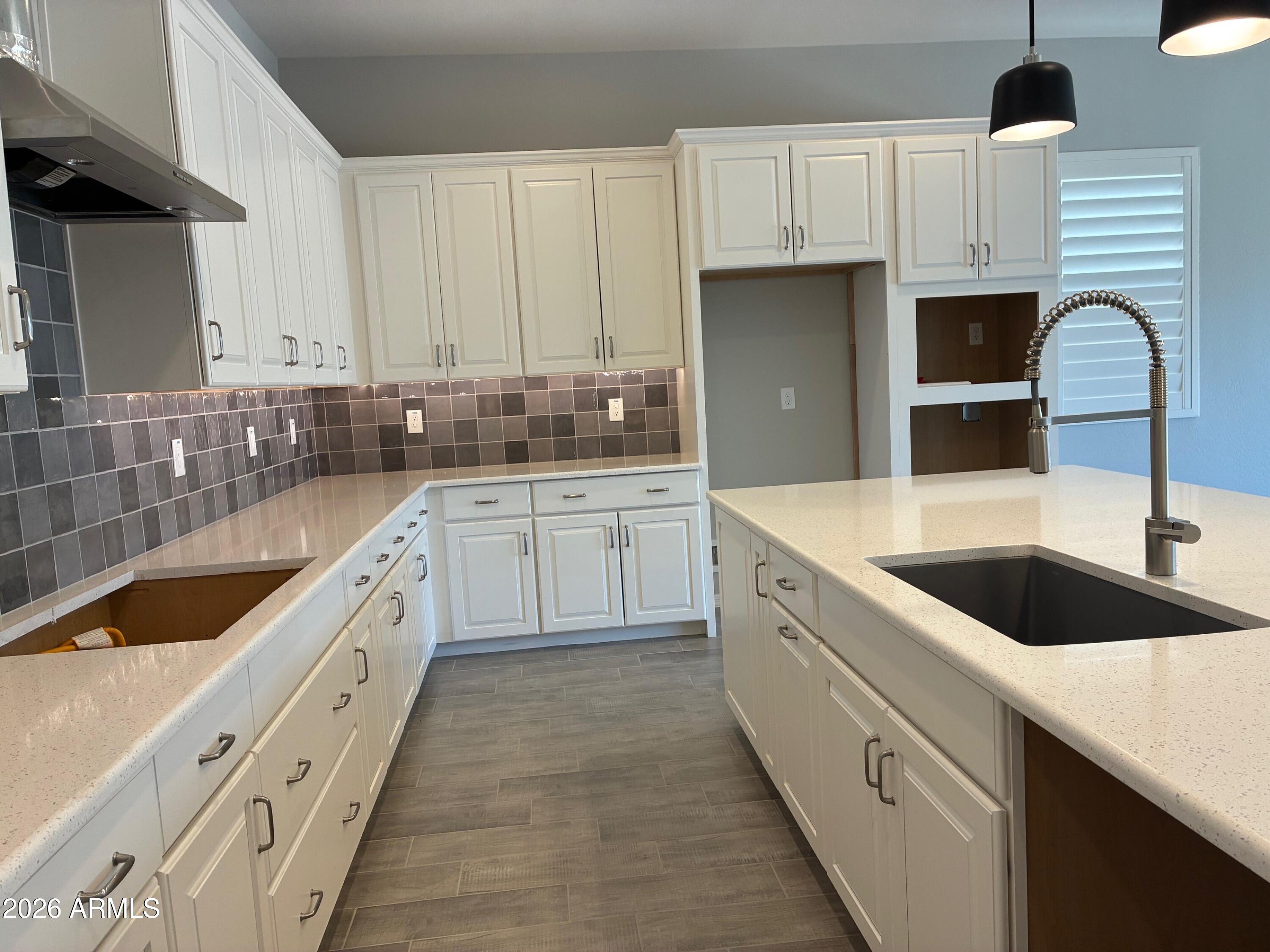 23129 E Mockingbird Drive