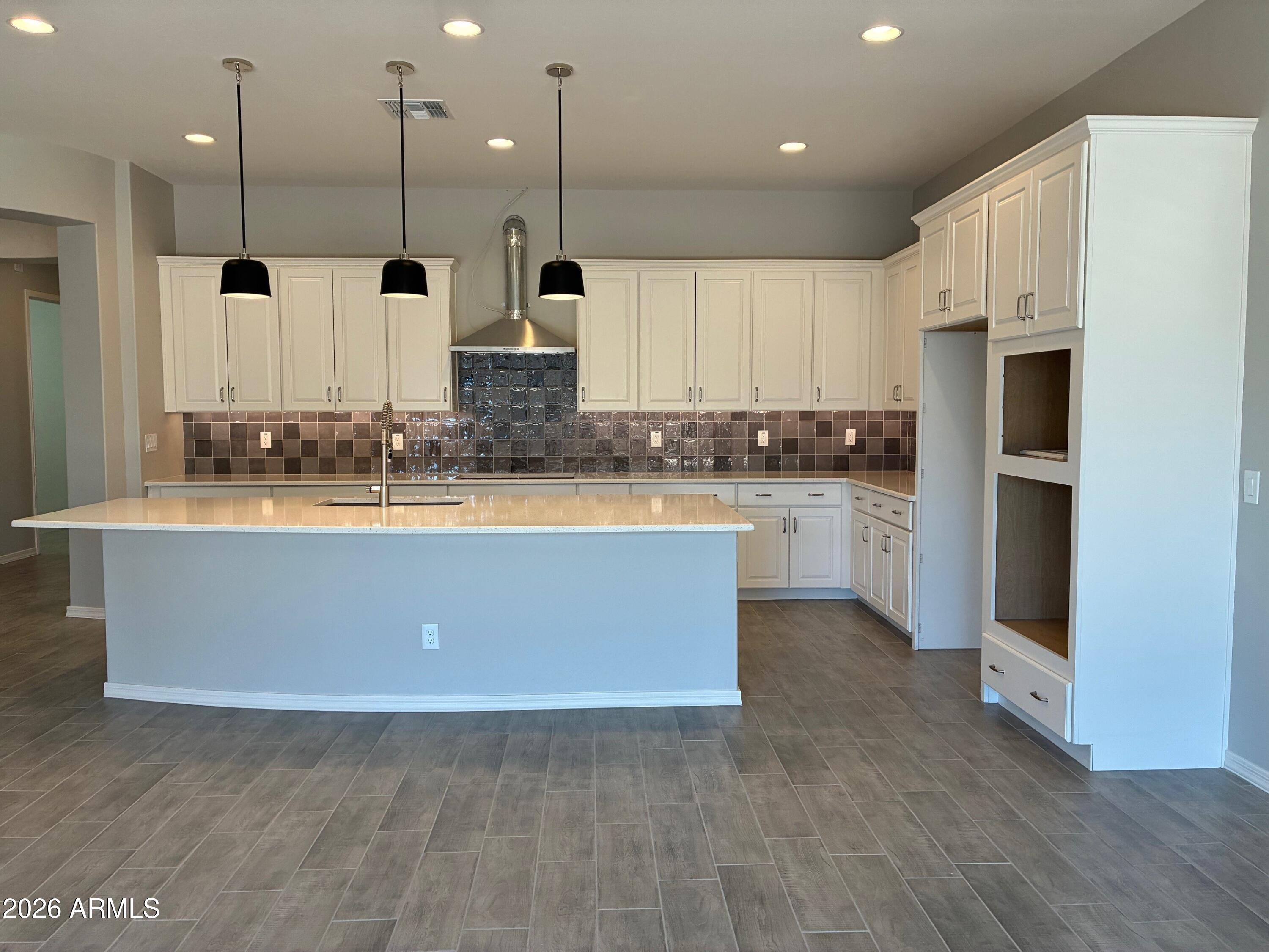 23129 E Mockingbird Drive