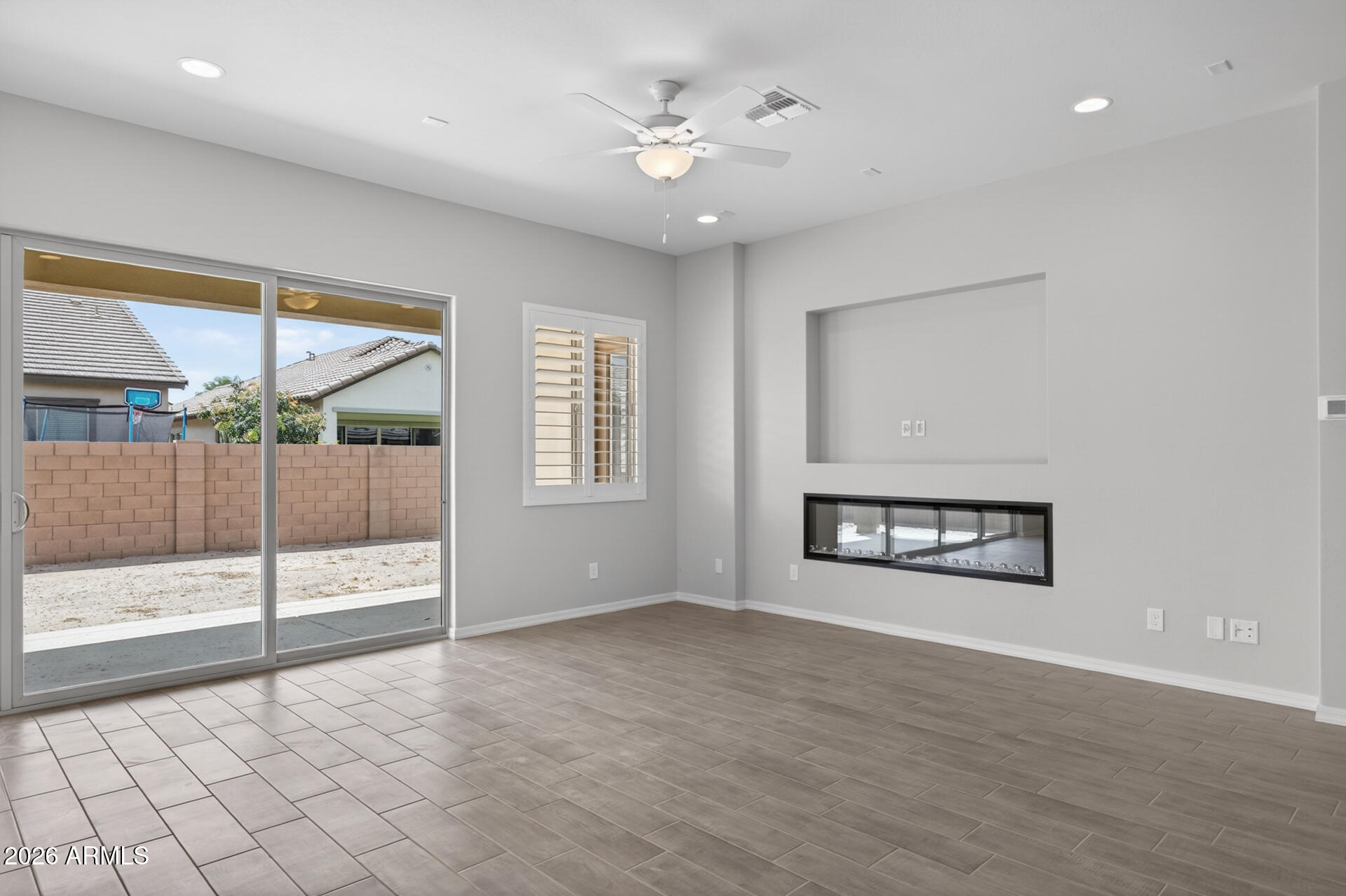 23129 E Mockingbird Drive