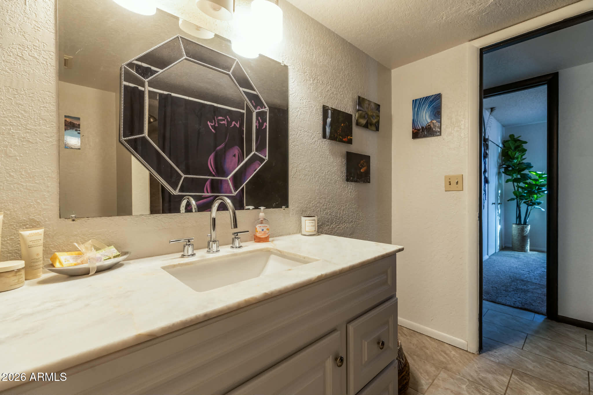 1168 E AVENIDA ELLENA --
