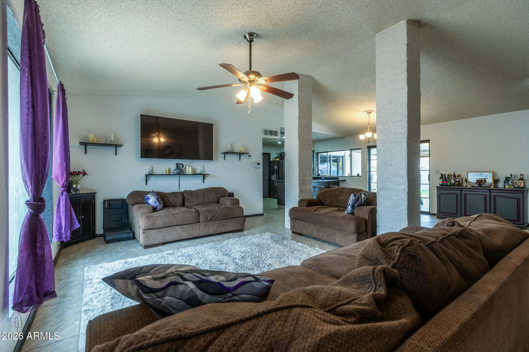 1168 E AVENIDA ELLENA --