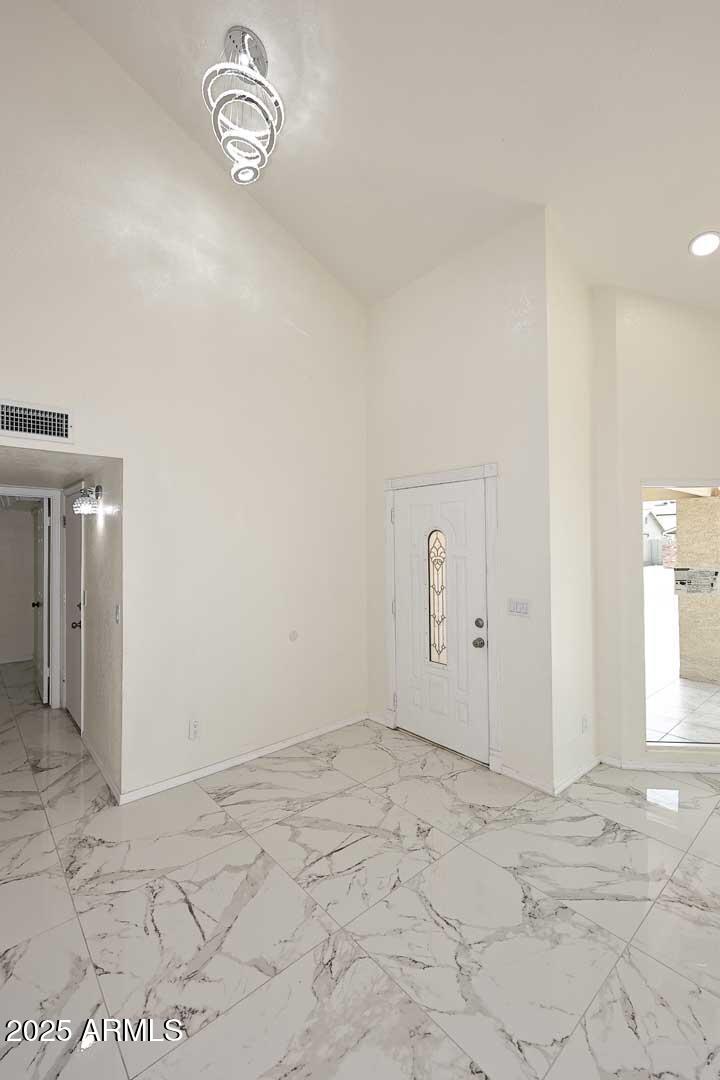 Homes 4 5320 W DESERT HILLS Drive