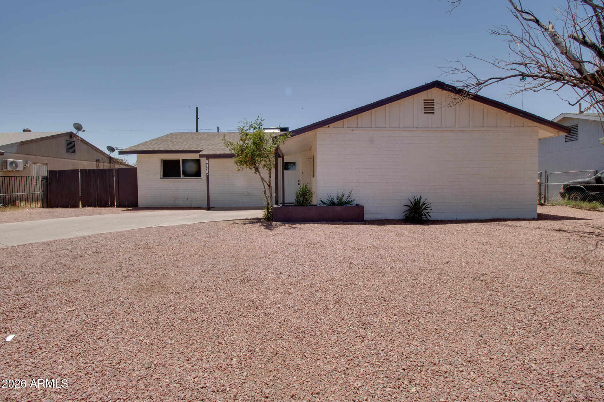 6425 W ROSE Lane