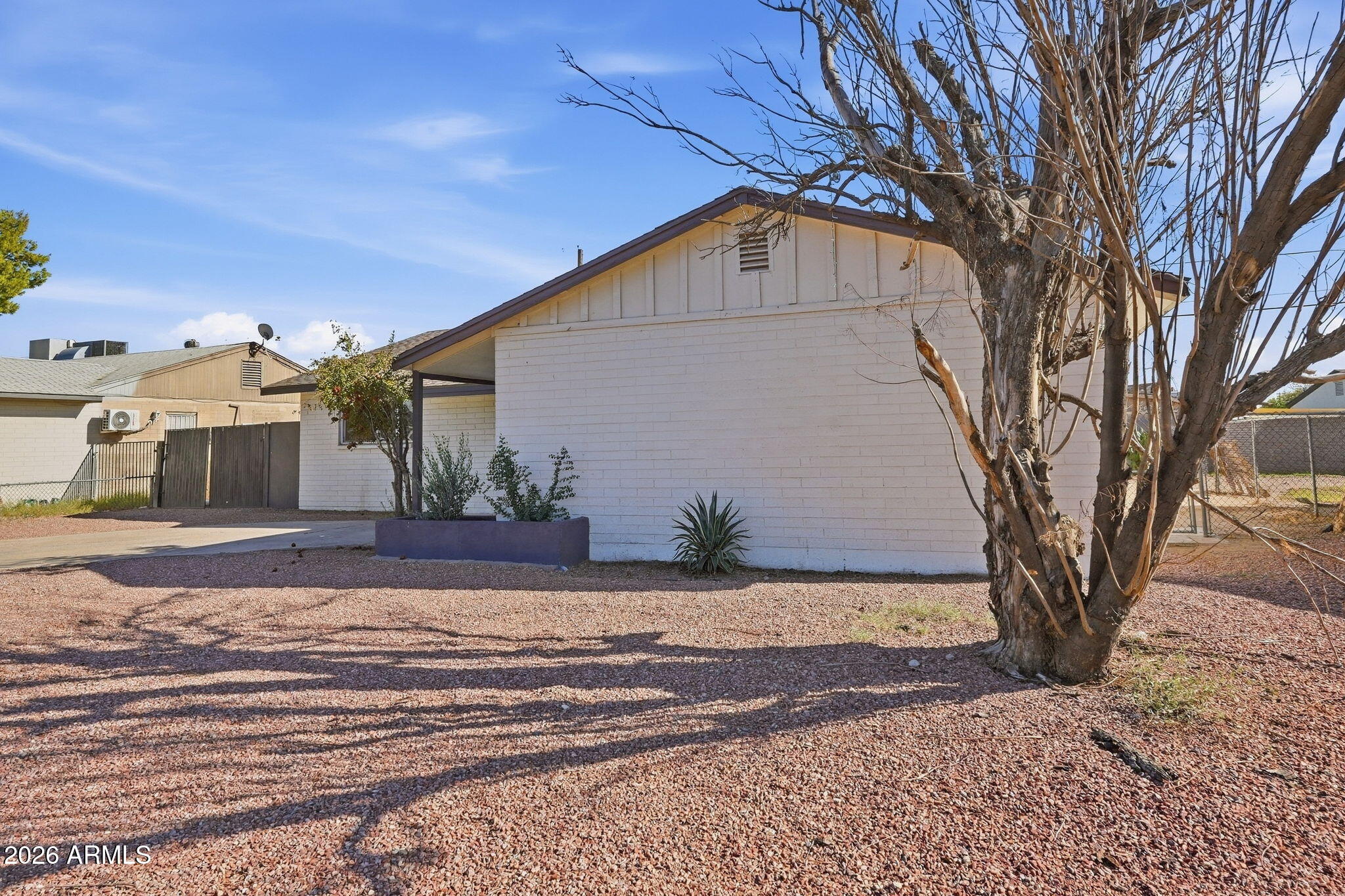 6425 W ROSE Lane