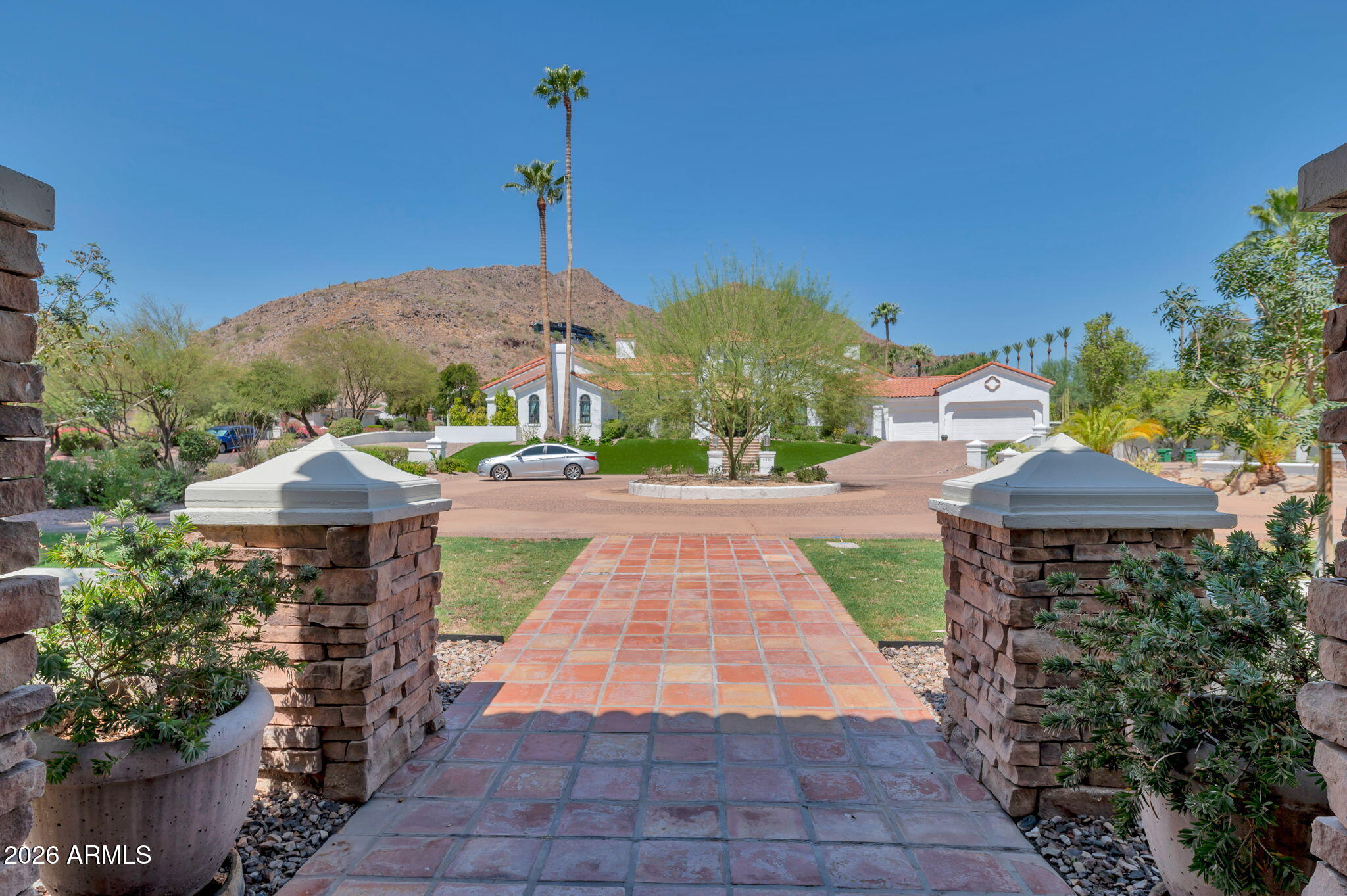 6352 E VISTA Drive