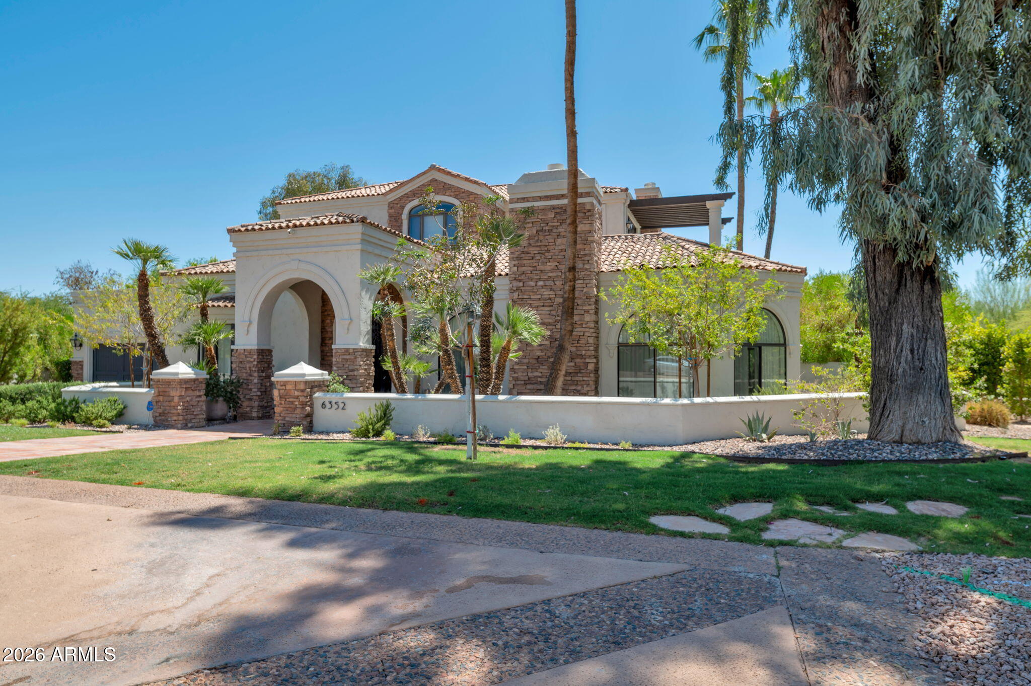 6352 E VISTA Drive