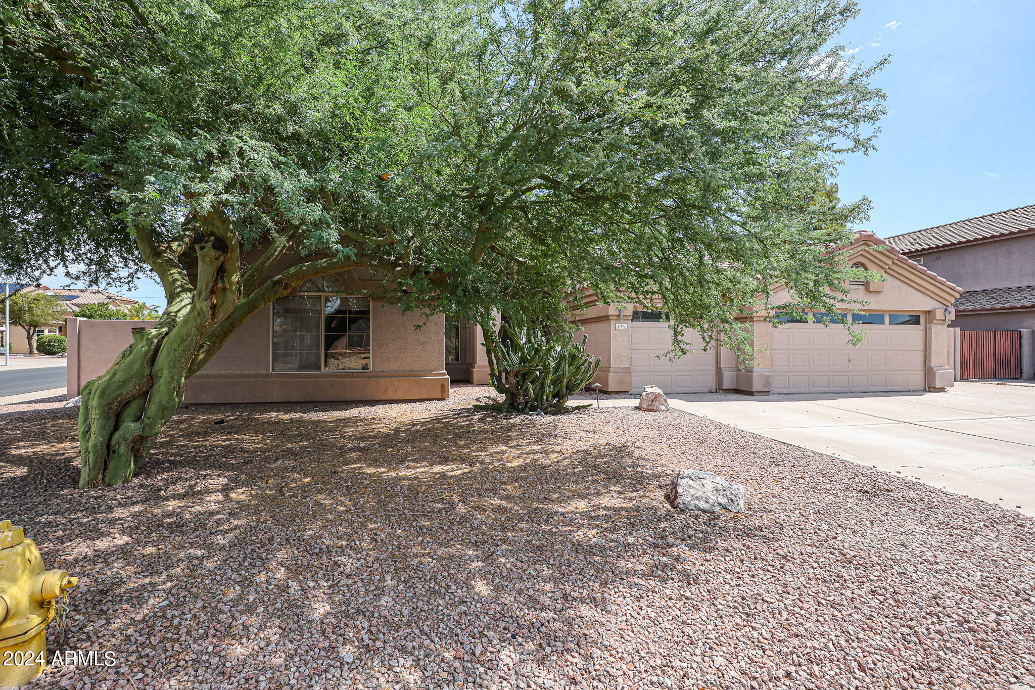 656 W Johnson Drive