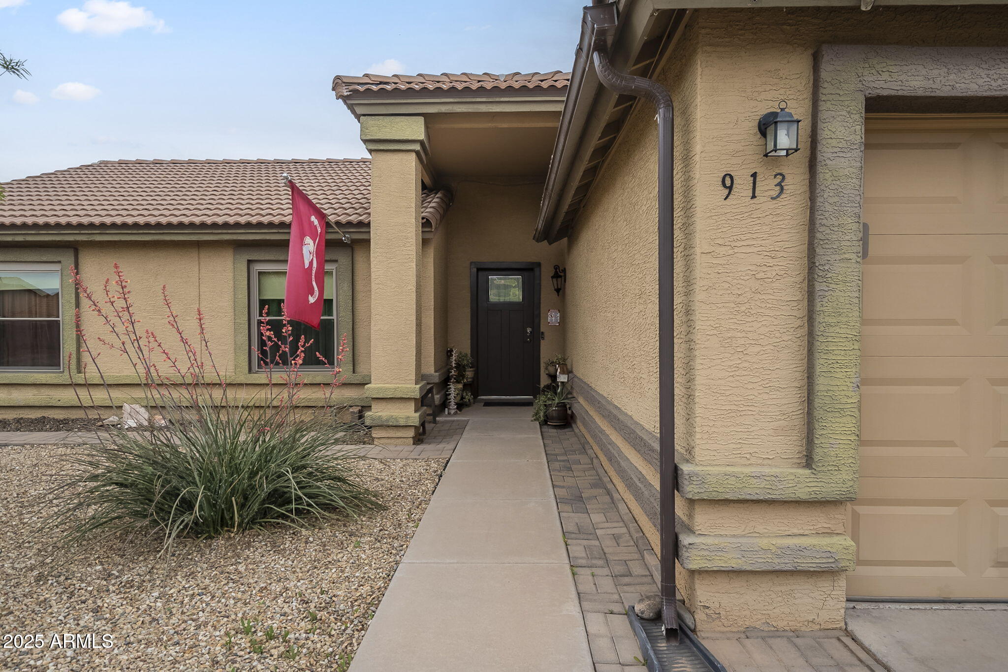 913 N SAILORS Way