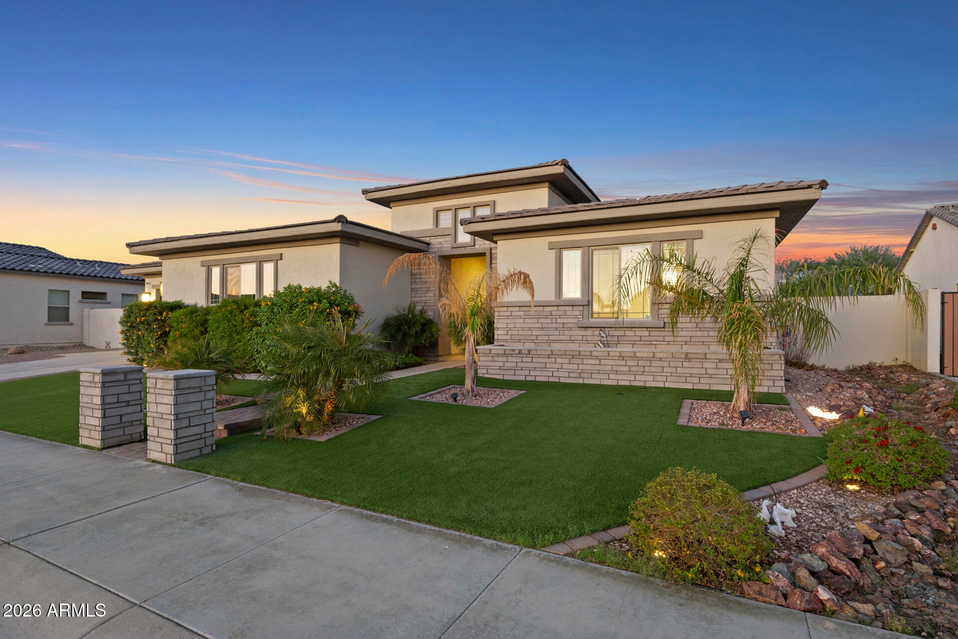 18134 W HIGHLAND Avenue