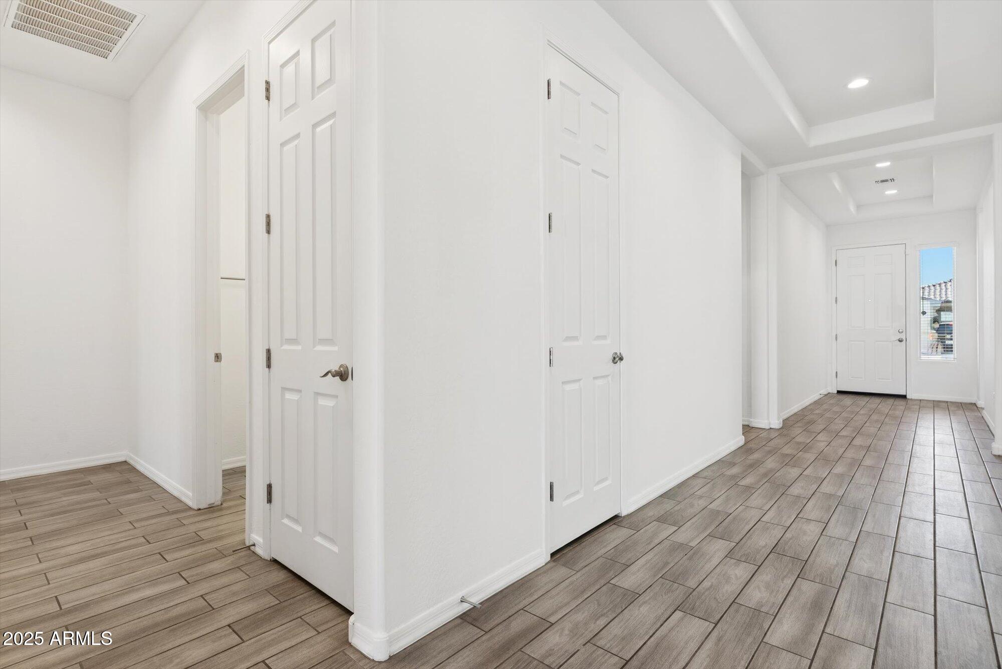 15718 W ADAMS Street