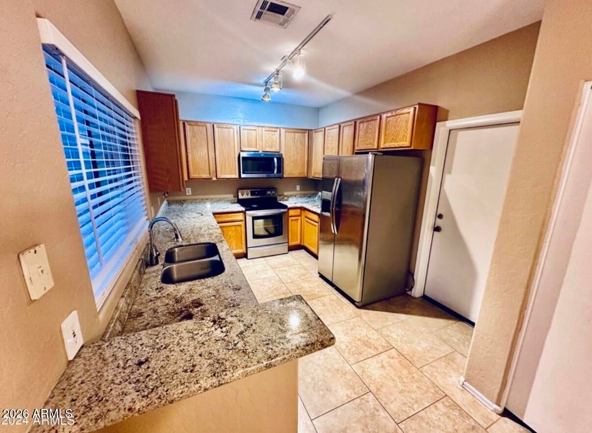 2027 E UNIVERSITY Drive 113