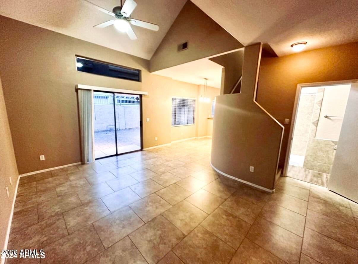 2027 E UNIVERSITY Drive 113