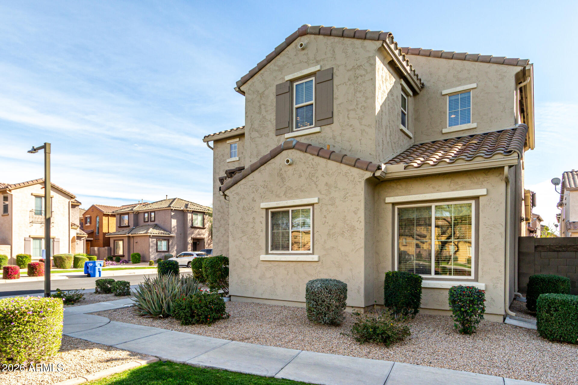 3933 E CAT BALUE Drive