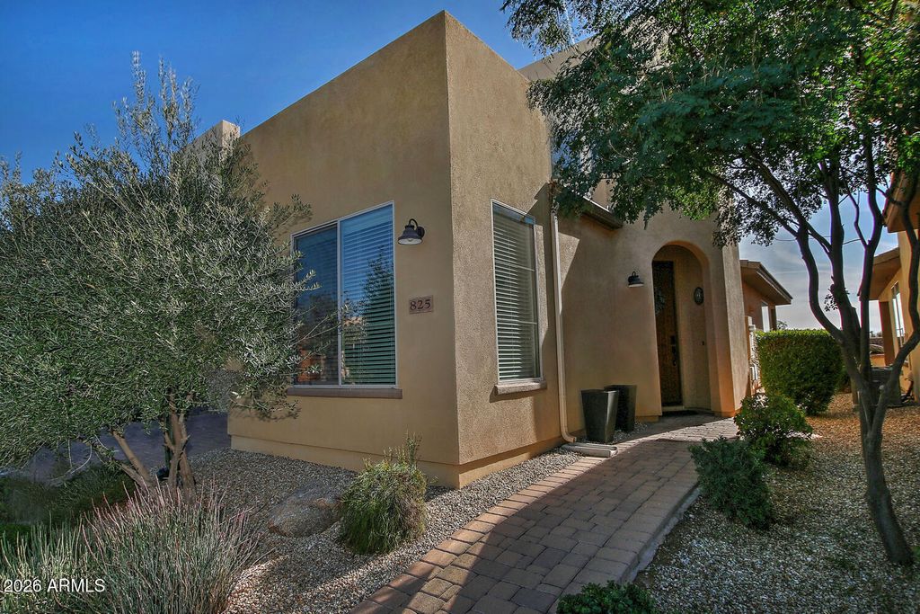 Photo of 825 E Cobble Stone Drive, Queen Creek, AZ 85140 (MLS # 6975618)