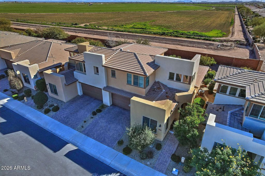 Photo of 825 E Cobble Stone Drive, Queen Creek, AZ 85140 (MLS # 6975618)