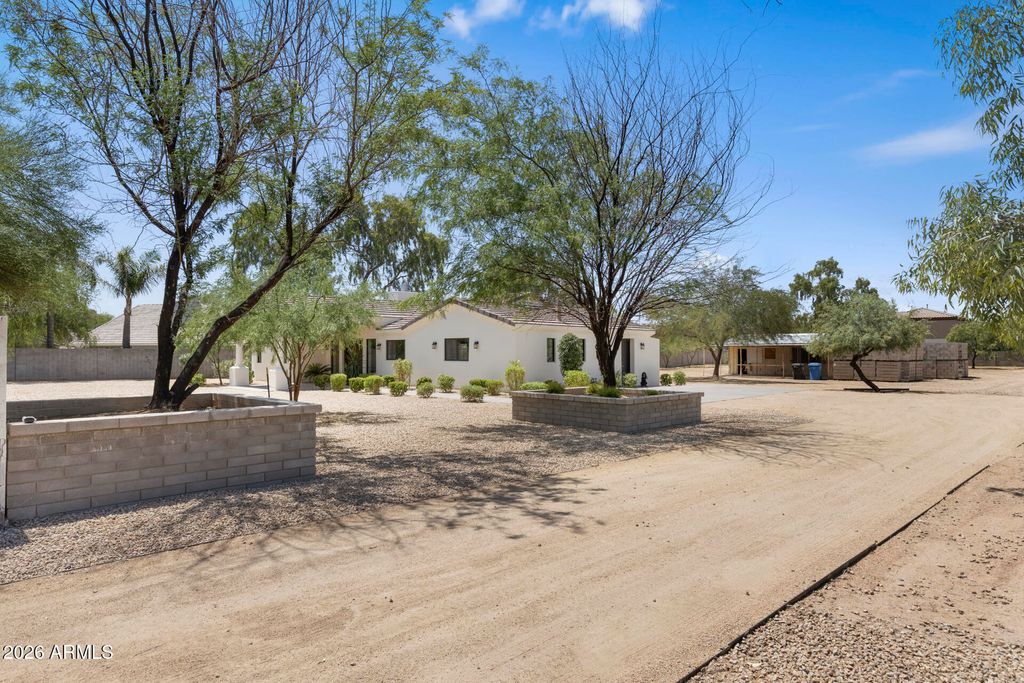 Photo of 17230 N 20th Street, Phoenix, AZ 85022 (MLS # 7024210)