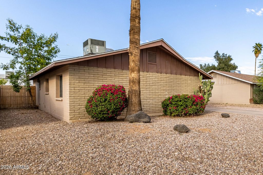Photo of 1412 E Broadmor Drive, Tempe, AZ 85282 (MLS # 6996015)
