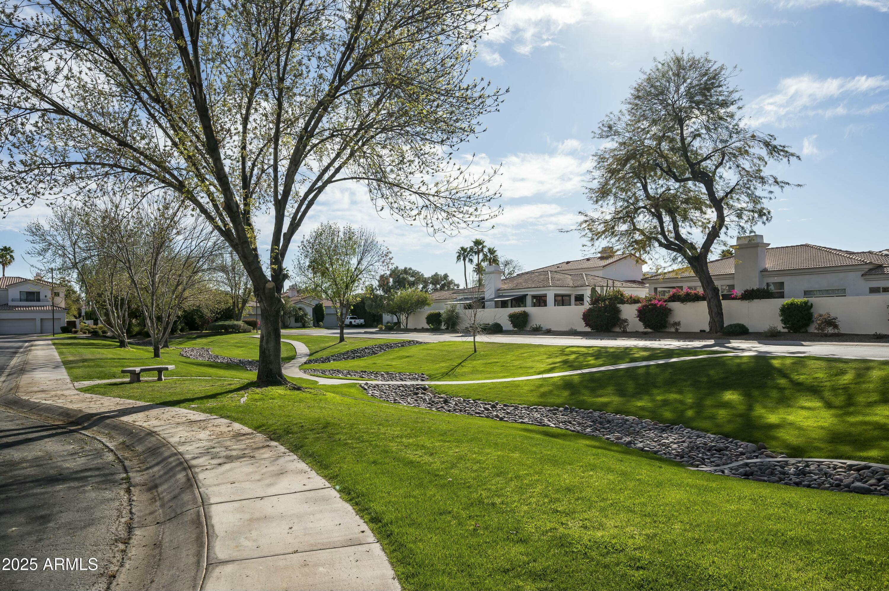 7614 E Cactus Wren Road