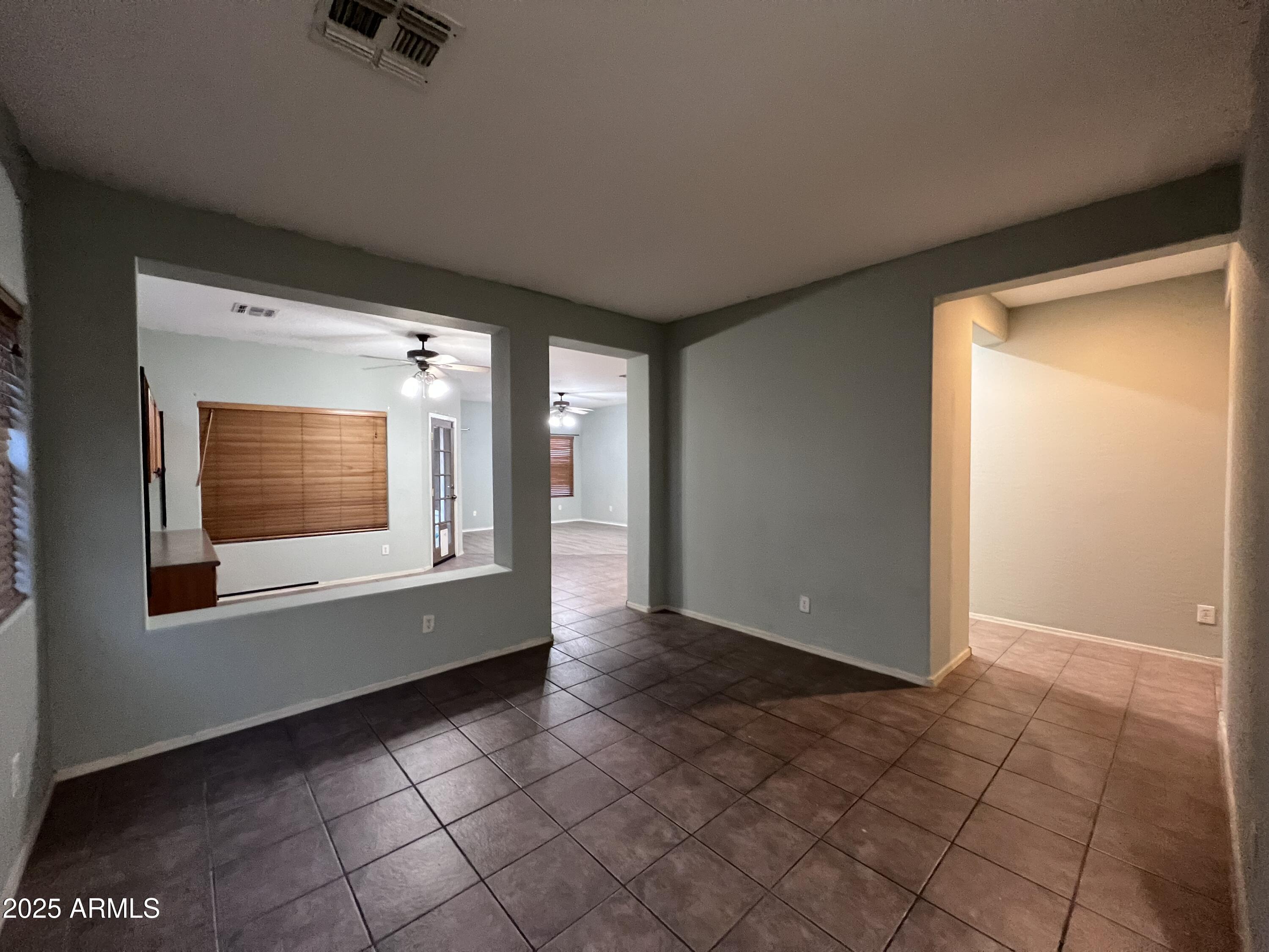 1961 E SHANNON Street