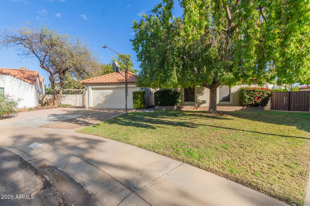 Photo of 1922 E Palomino Drive, Tempe, AZ 85284 (MLS # 6967461)