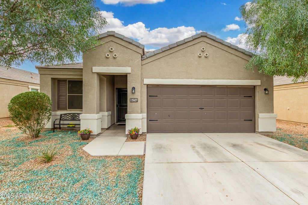 Photo of 25627 W Winston Drive, Buckeye, AZ 85326 (MLS # 6916872)