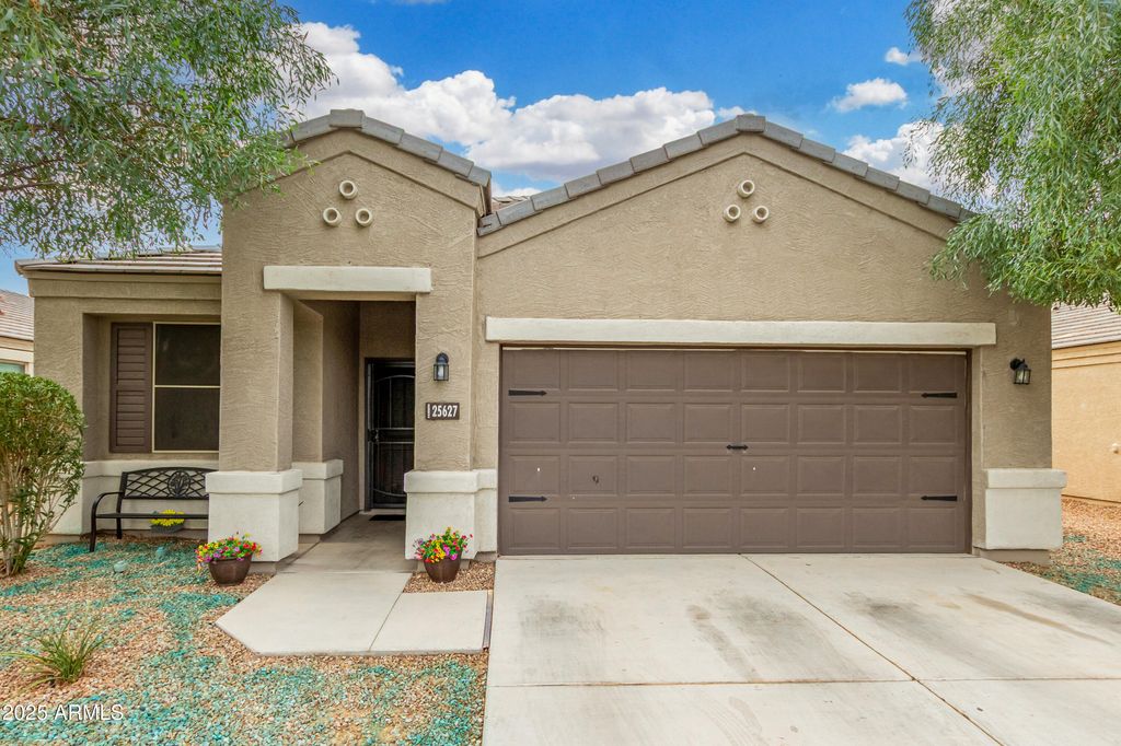 Photo of 25627 W Winston Drive, Buckeye, AZ 85326 (MLS # 6916872)