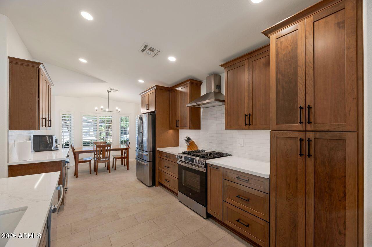 511 W BLUEFIELD Avenue