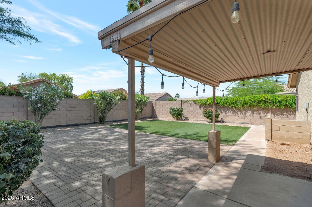 ARROYO CROSSING - Residential